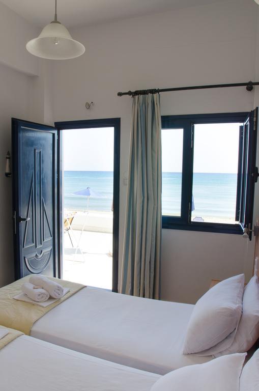 Yialos Studios-Apartments Makrýgialos Esterno foto