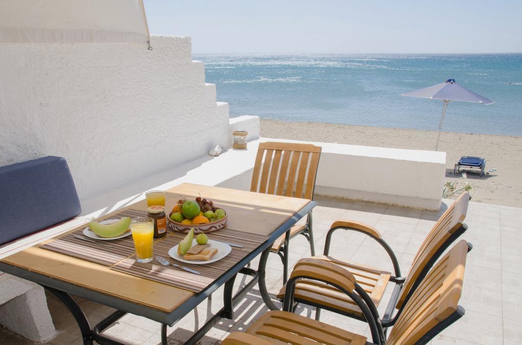 Yialos Studios-Apartments Makrýgialos Esterno foto