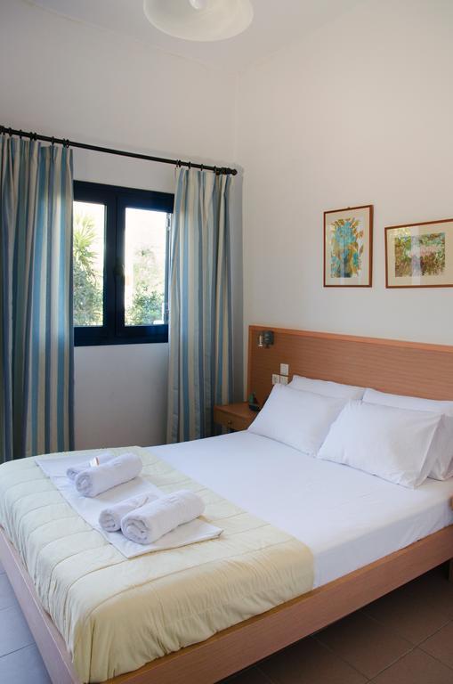 Yialos Studios-Apartments Makrýgialos Esterno foto