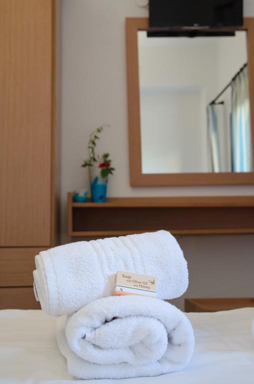 Yialos Studios-Apartments Makrýgialos Esterno foto